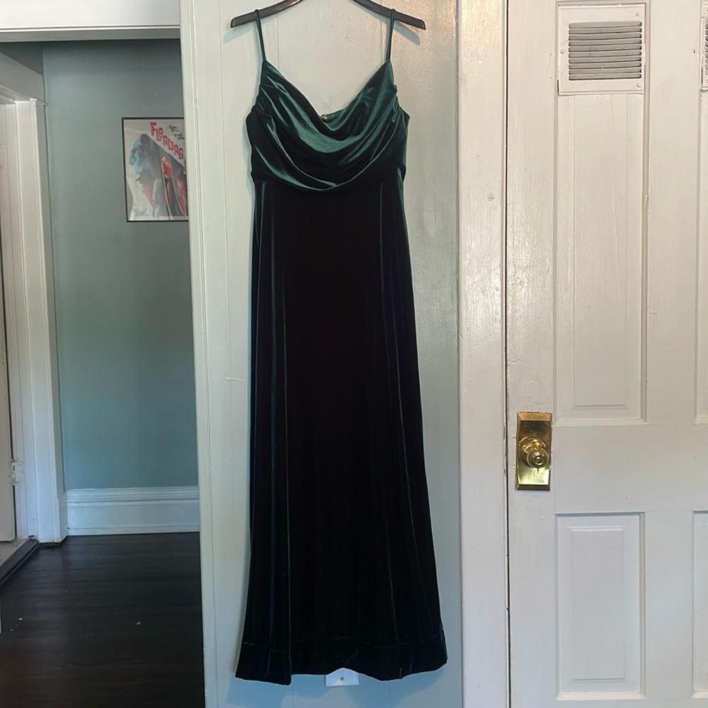 Revelry Skye Velvet Emerald Green Full Length Elegant Women's Dress Size 12